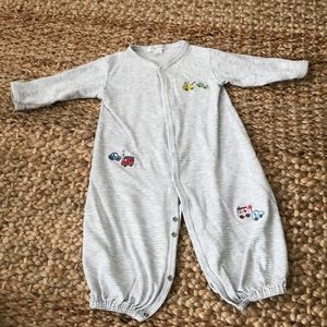 Kissy kissy onesie/gown size sm